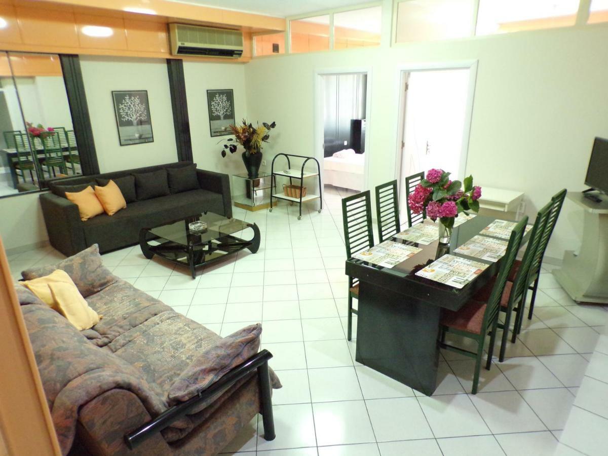 קאבאלה Christine'S Downtown Suites מראה חיצוני תמונה