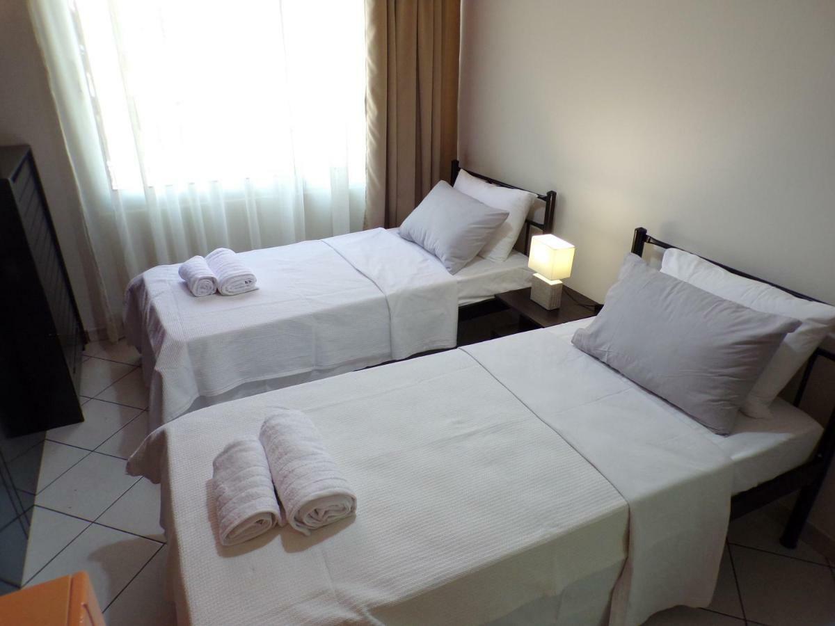 קאבאלה Christine'S Downtown Suites מראה חיצוני תמונה