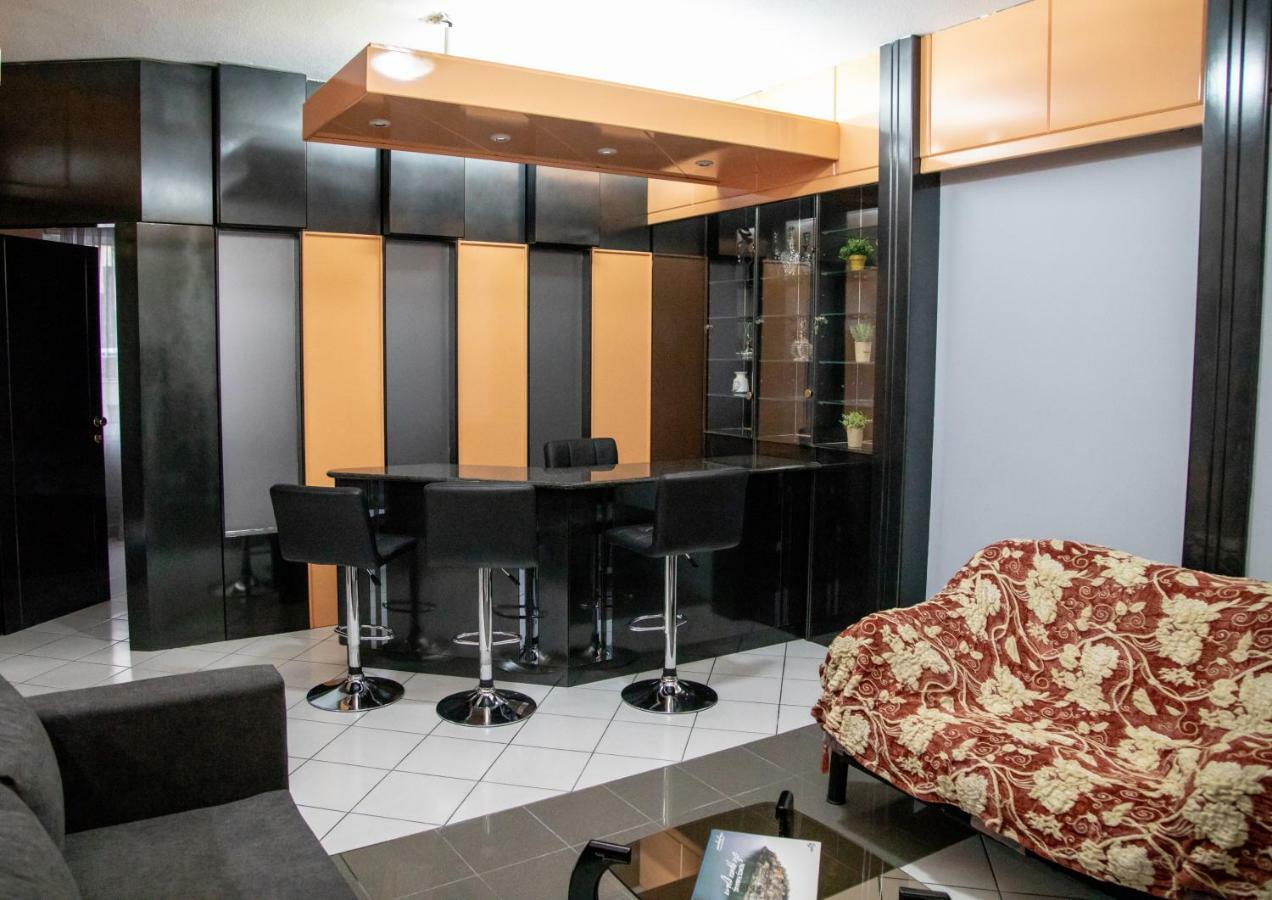 קאבאלה Christine'S Downtown Suites מראה חיצוני תמונה