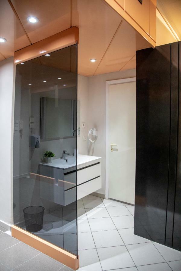 קאבאלה Christine'S Downtown Suites מראה חיצוני תמונה