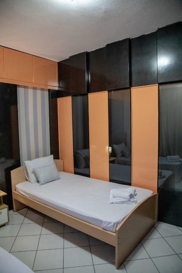 קאבאלה Christine'S Downtown Suites מראה חיצוני תמונה
